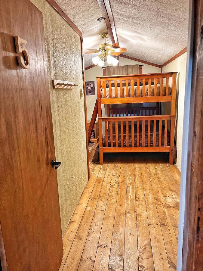 The Lodge At Devils Tower Extérieur photo